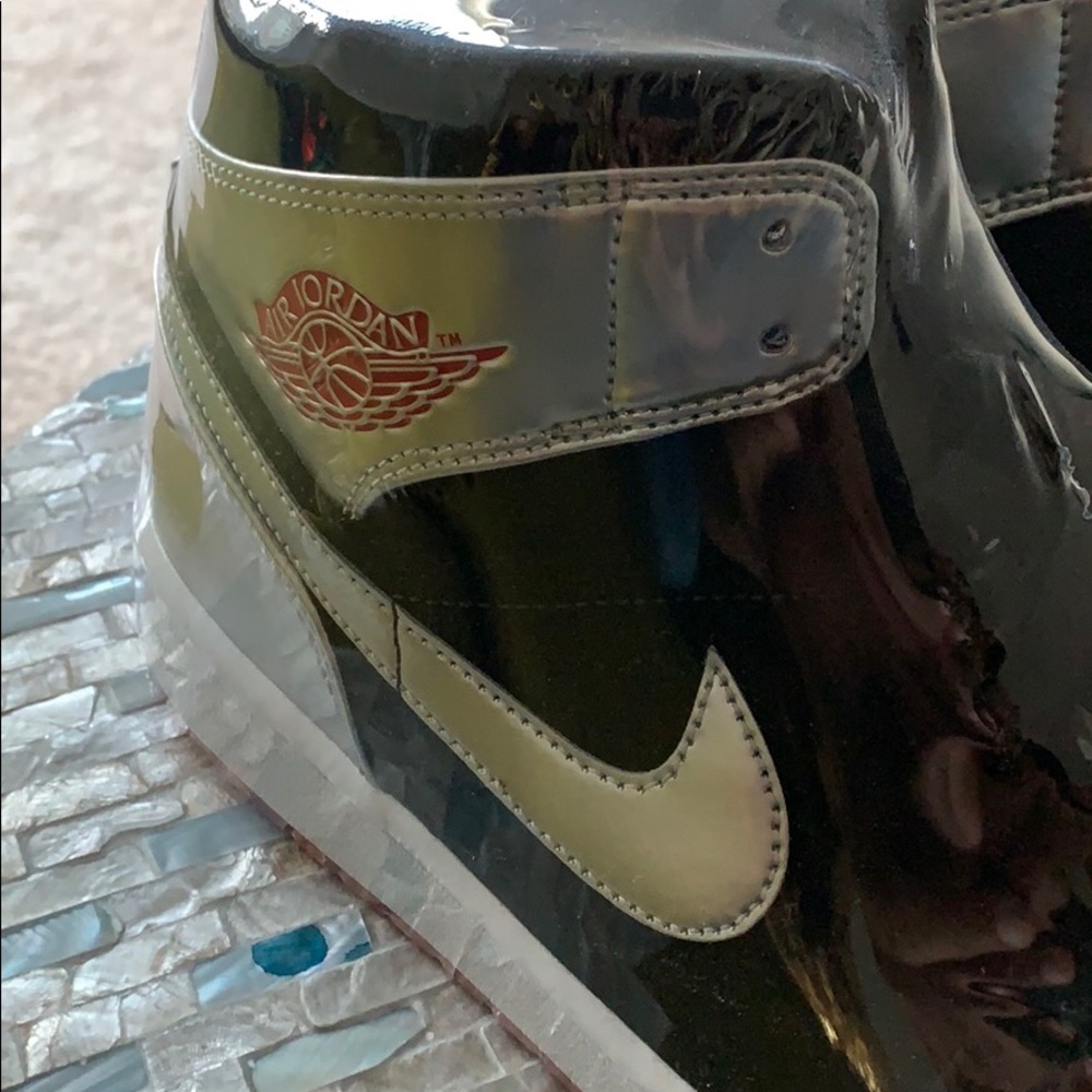 Jordan1 brand new, never worn - Picture 2 of 5